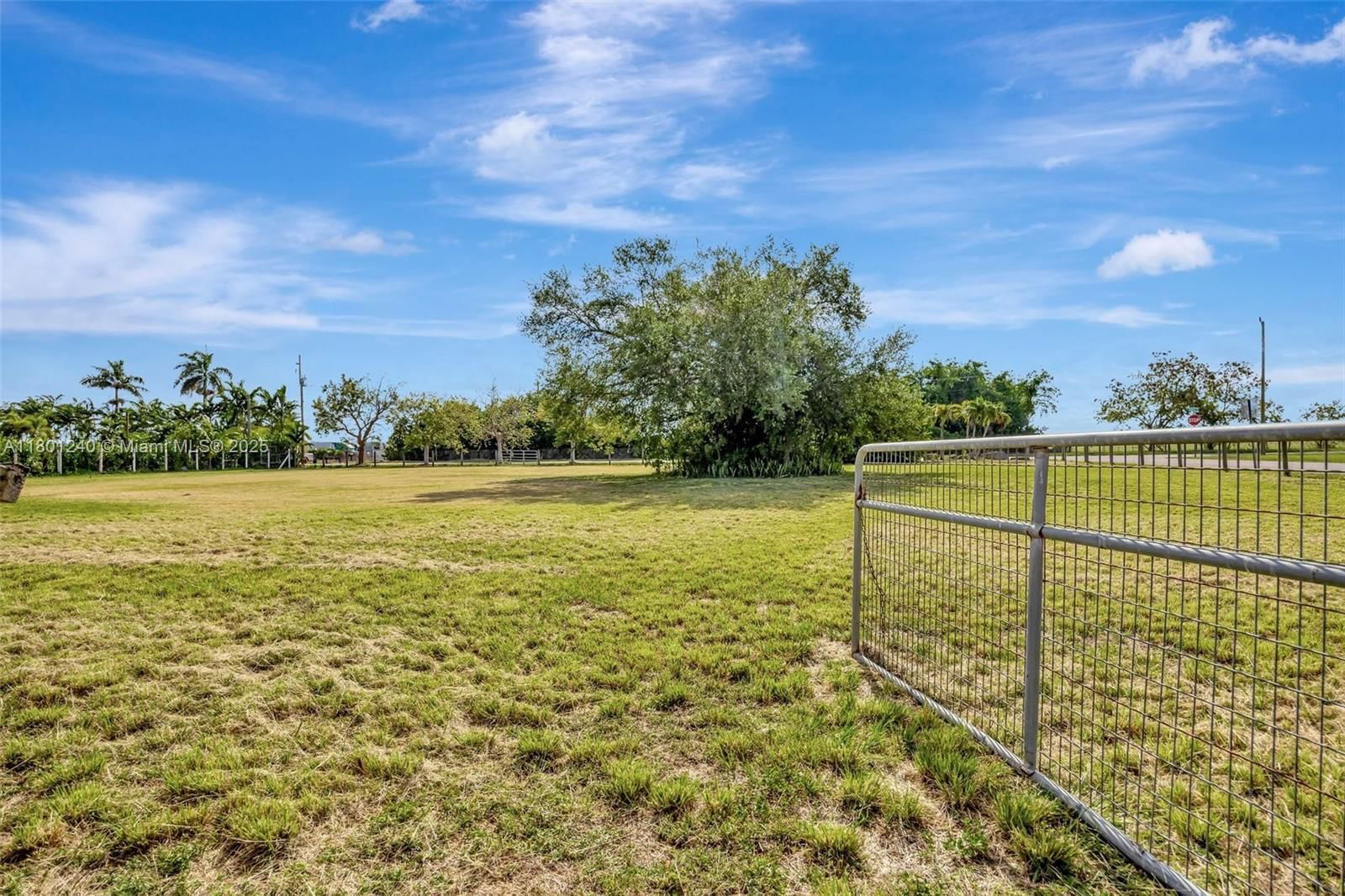 Real estate property located at 20707 240th St, Miami-dade, Bonanza Ranch Estates, Homestead, FL