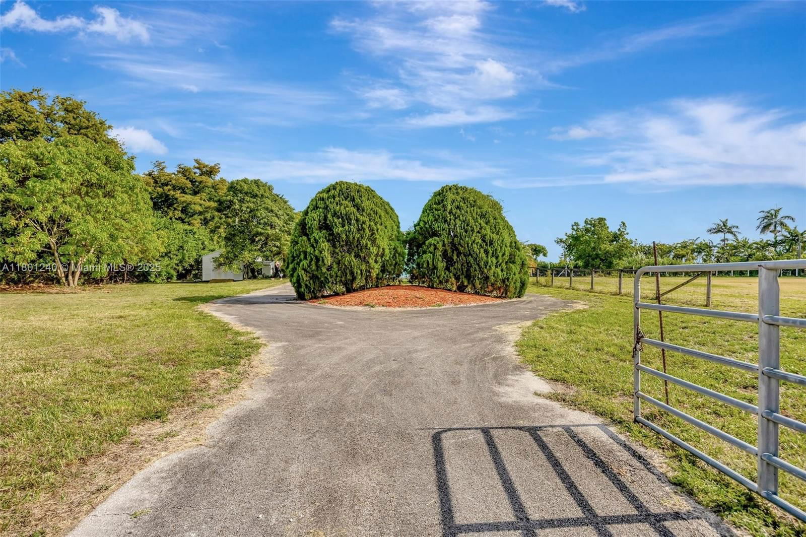 Real estate property located at 20707 240th St, Miami-dade, Bonanza Ranch Estates, Homestead, FL
