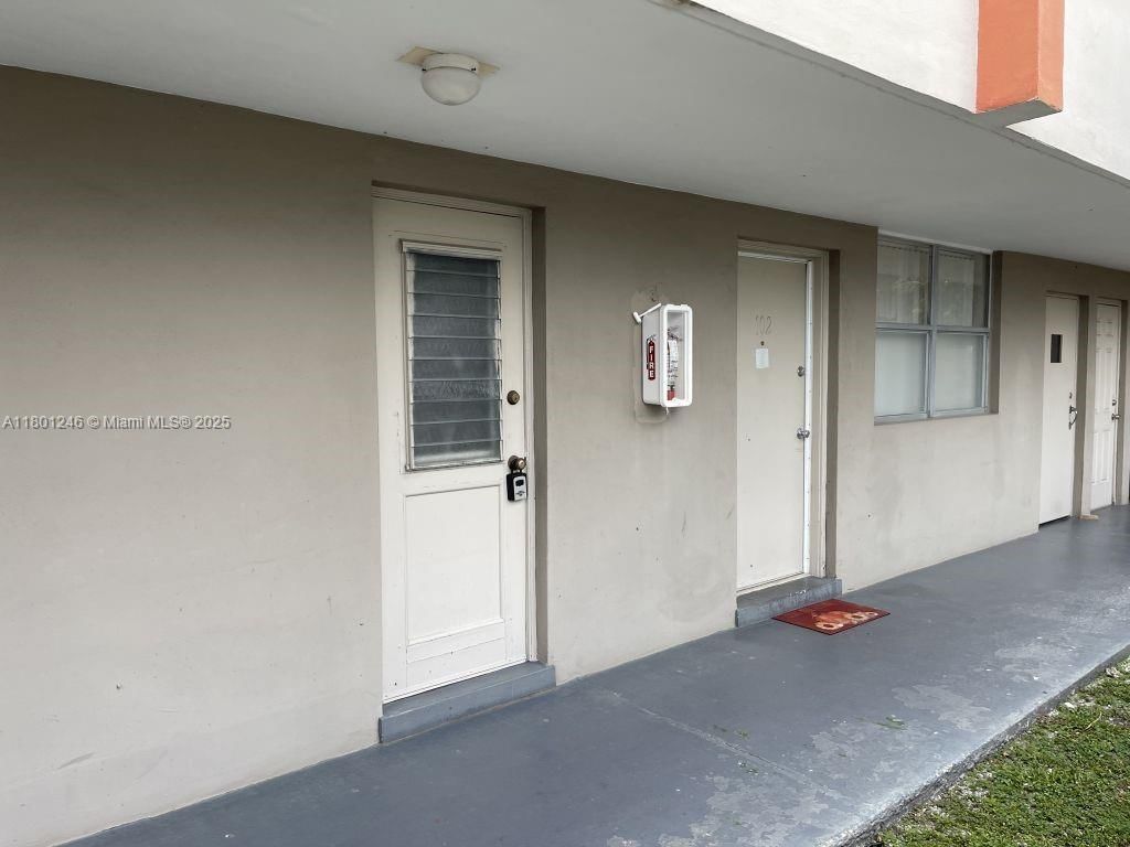Real estate property located at 1850 169th St #102, Miami-dade, Chancellor Hall Condo, North Miami Beach, FL