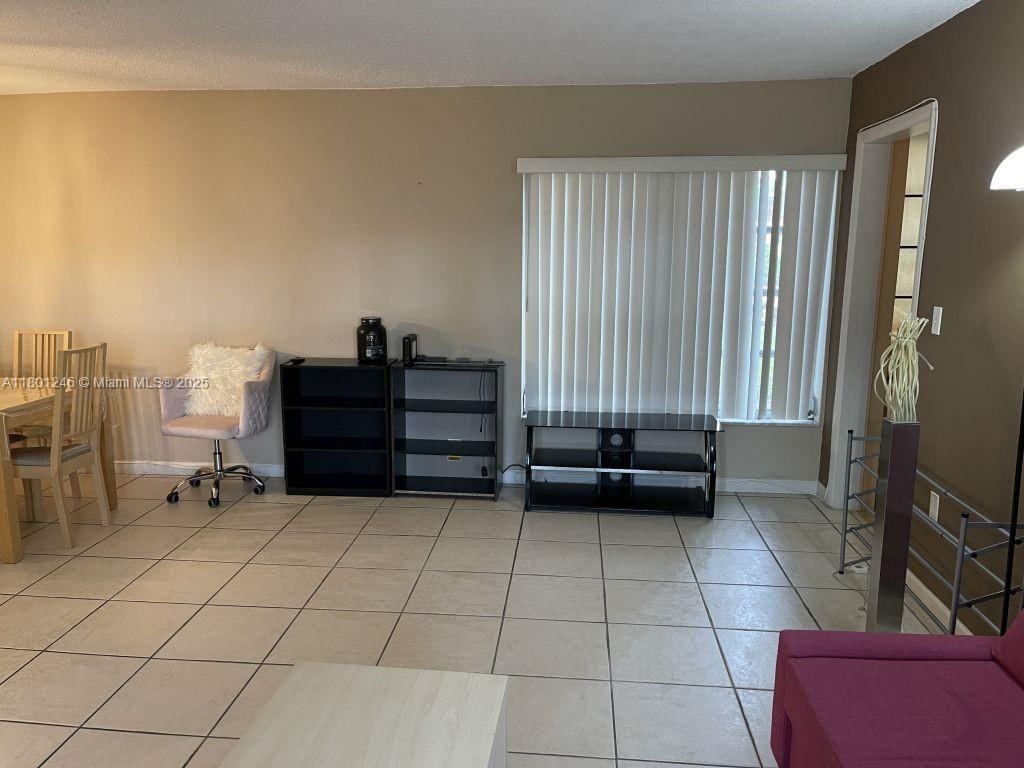 Real estate property located at 1850 169th St #102, Miami-dade, Chancellor Hall Condo, North Miami Beach, FL