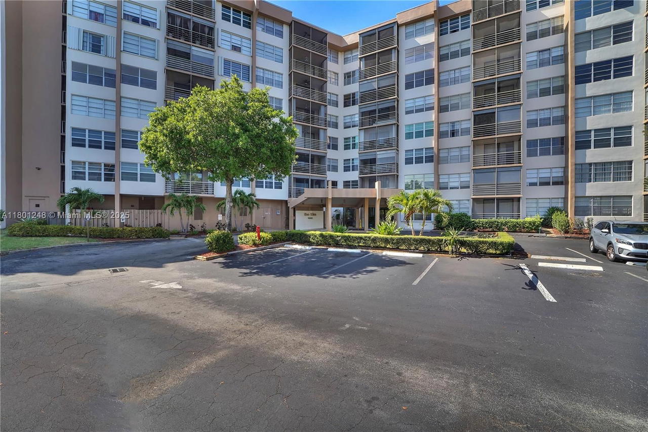 Real estate property located at 1000 Saint Charles Pl #418, Broward, Park Place Condominium No, Pembroke Pines, FL