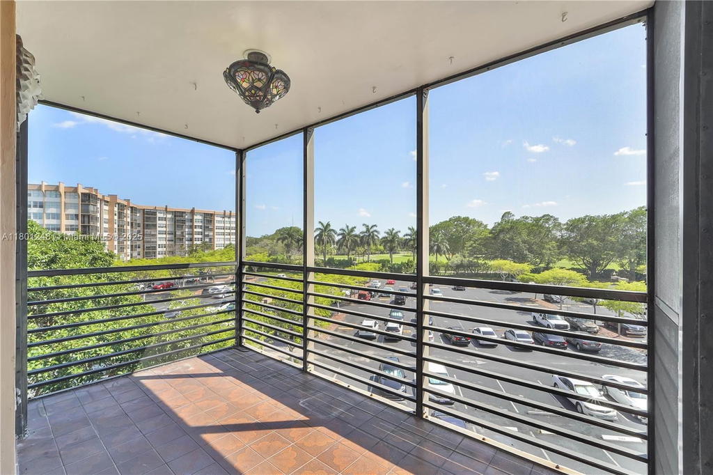 Real estate property located at 1000 Saint Charles Pl #418, Broward, Park Place Condominium No, Pembroke Pines, FL