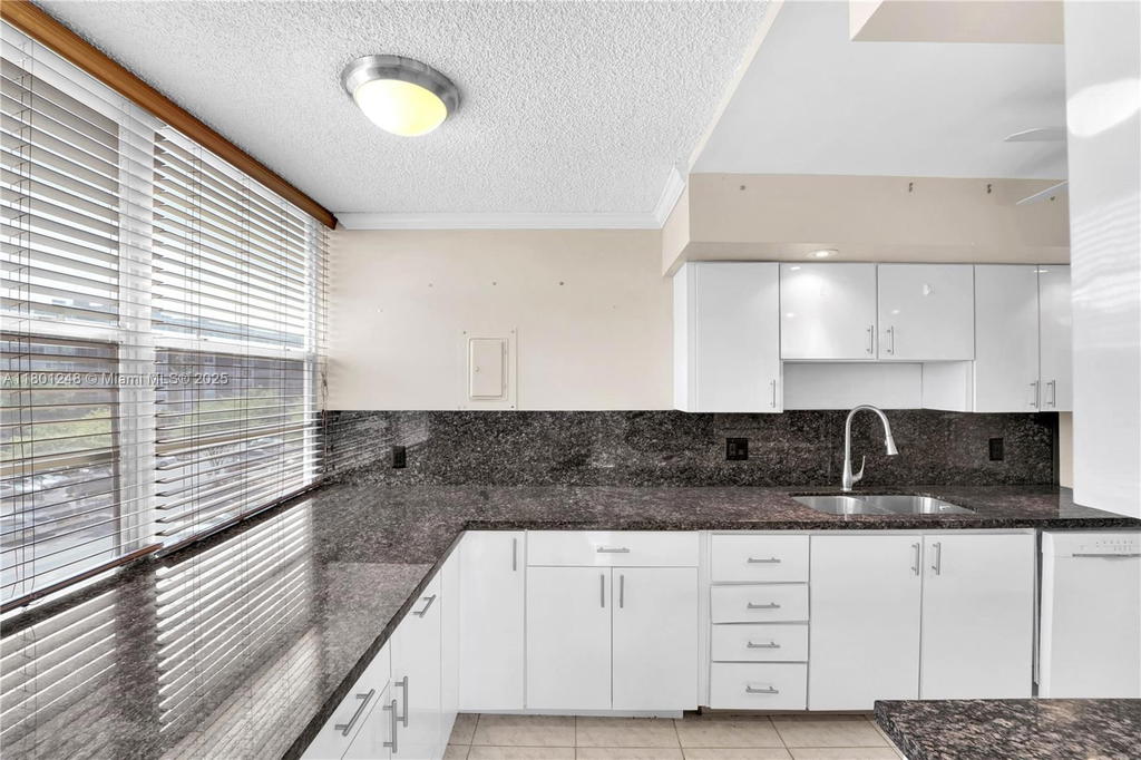 Real estate property located at 1000 Saint Charles Pl #418, Broward, Park Place Condominium No, Pembroke Pines, FL