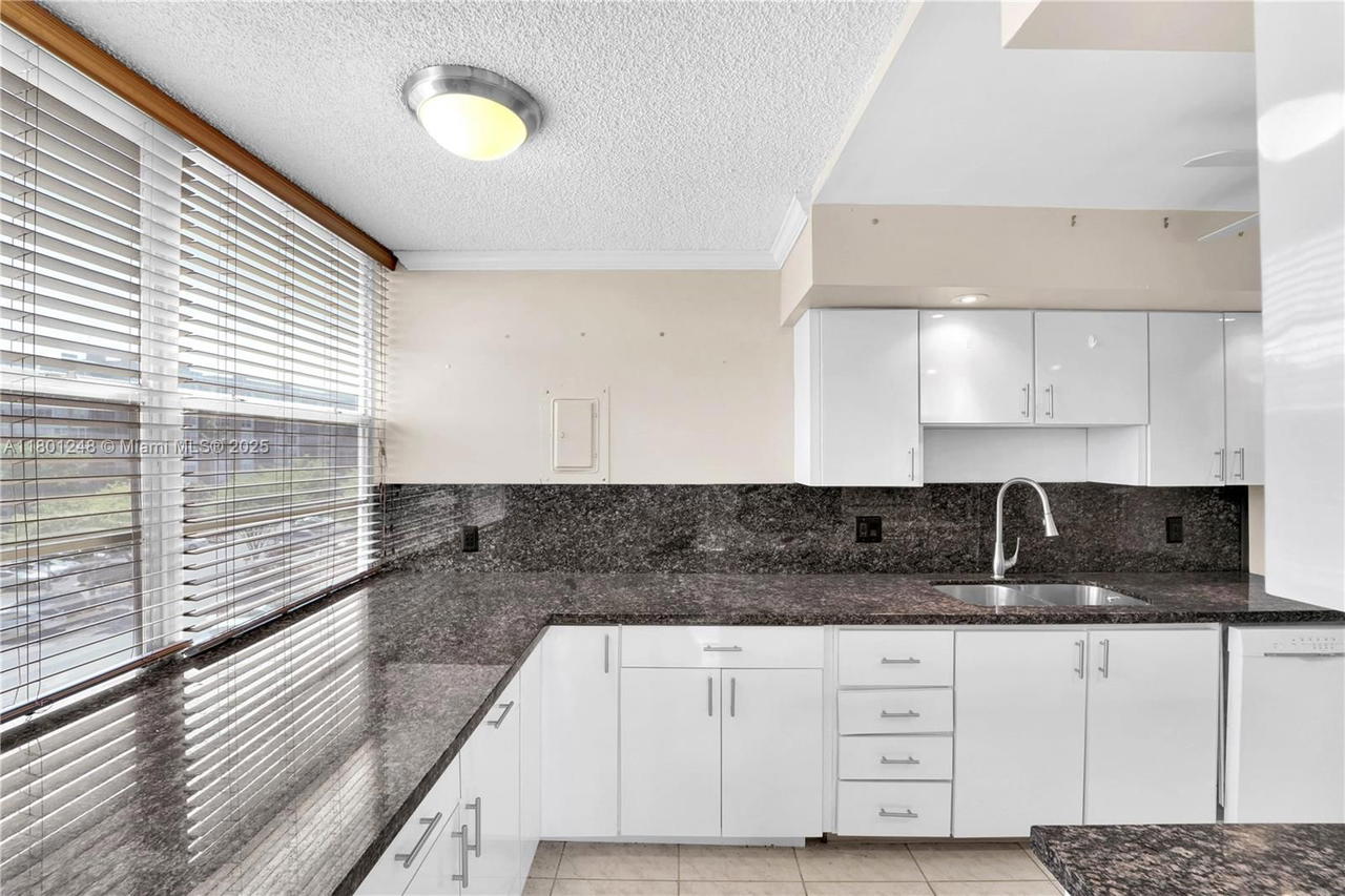 Real estate property located at 1000 Saint Charles Pl #418, Broward, Park Place Condominium No, Pembroke Pines, FL