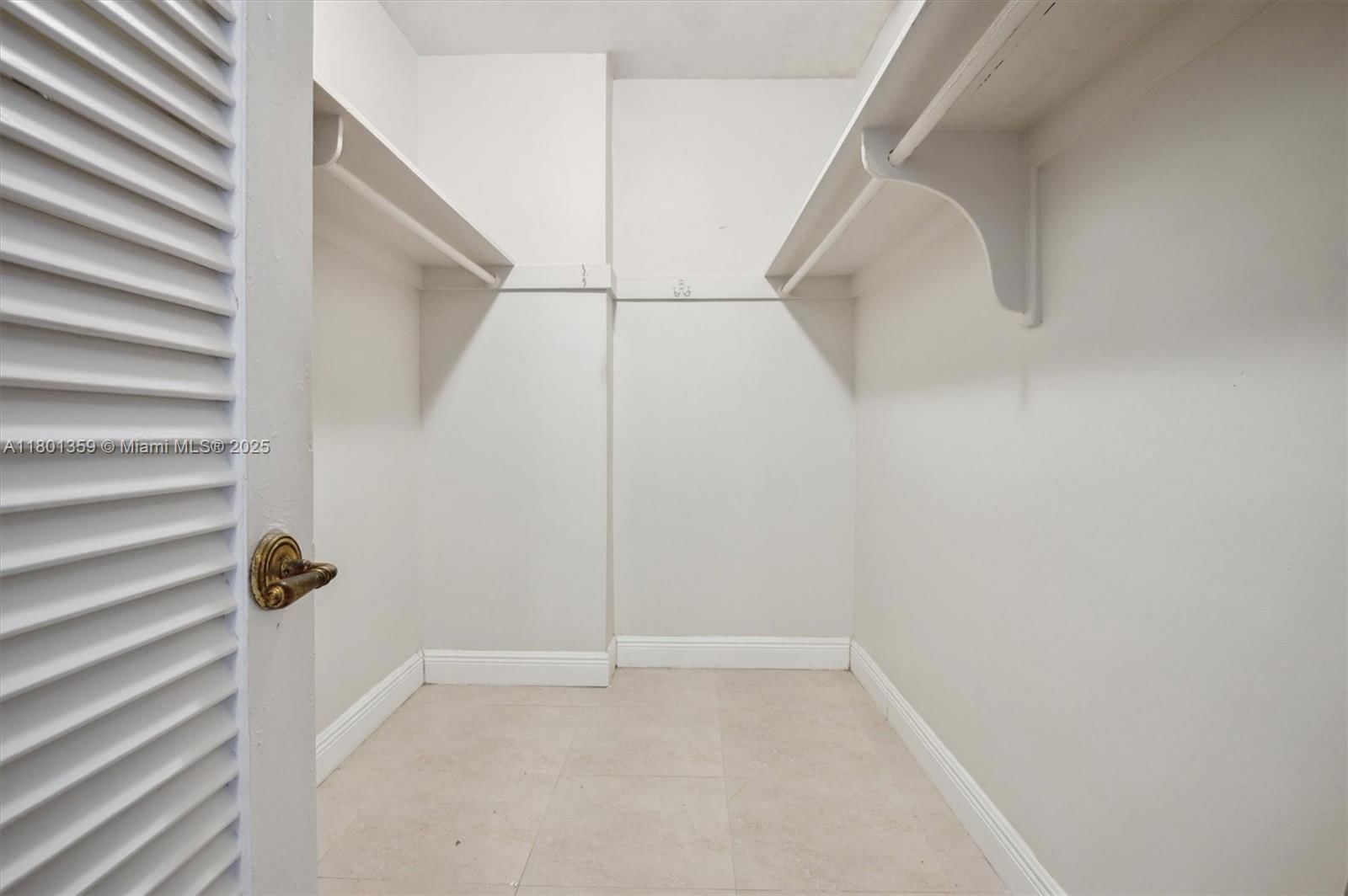 Real estate property located at 3505 Ocean Dr #420, Broward, Alexander Towers Condo, Hollywood, FL