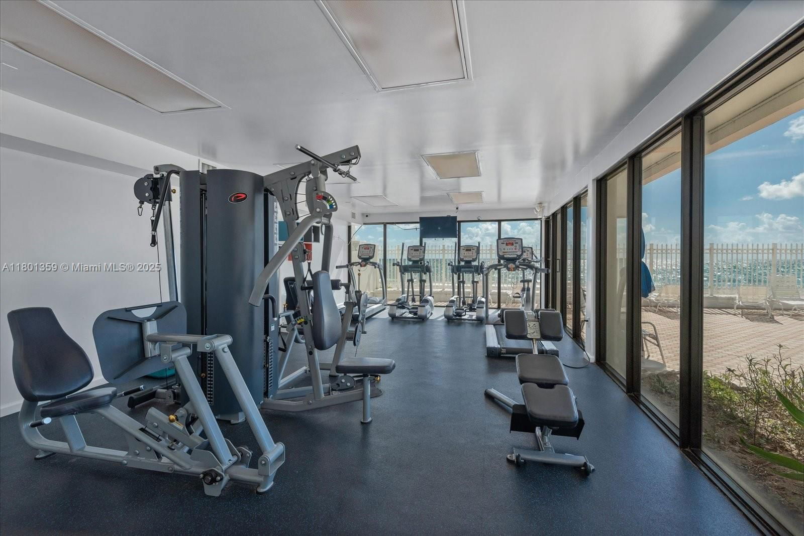 Real estate property located at 3505 Ocean Dr #420, Broward, Alexander Towers Condo, Hollywood, FL