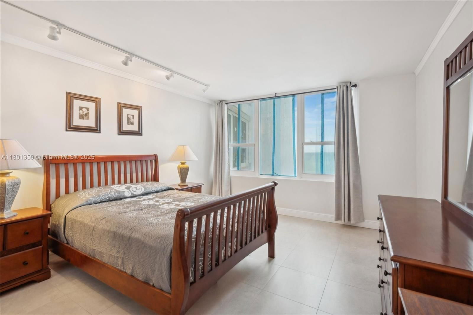 Real estate property located at 3505 Ocean Dr #420, Broward, Alexander Towers Condo, Hollywood, FL