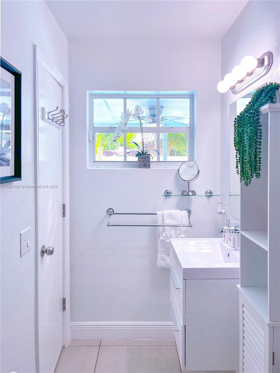 Real estate property located at 4420 30th Ct, Broward, Lauderdale Lakes West Gat, Lauderdale Lakes, FL