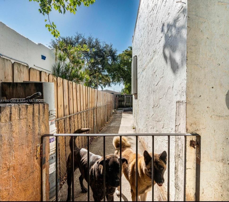 Real estate property located at 913 46th St, Miami-dade, Bay Vista Park Amd Pl, Miami, FL