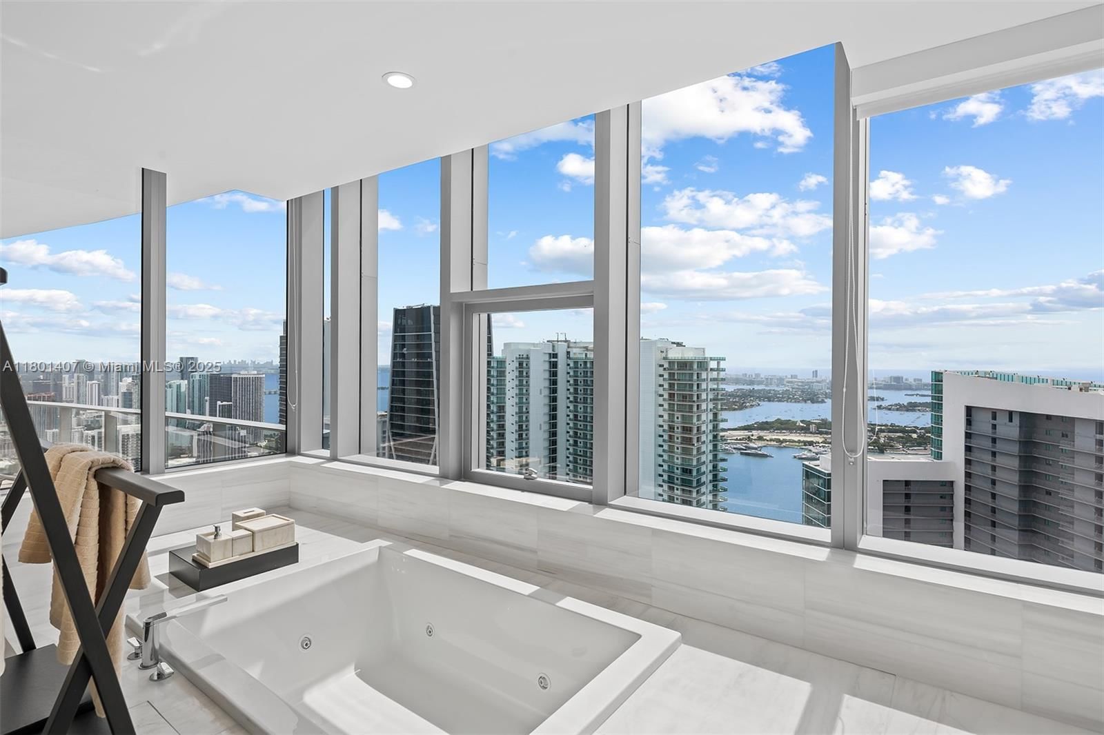 Real estate property located at 851 1st Ave PH 5401, Miami-dade, Paramount Miami Worldcent, Miami, FL