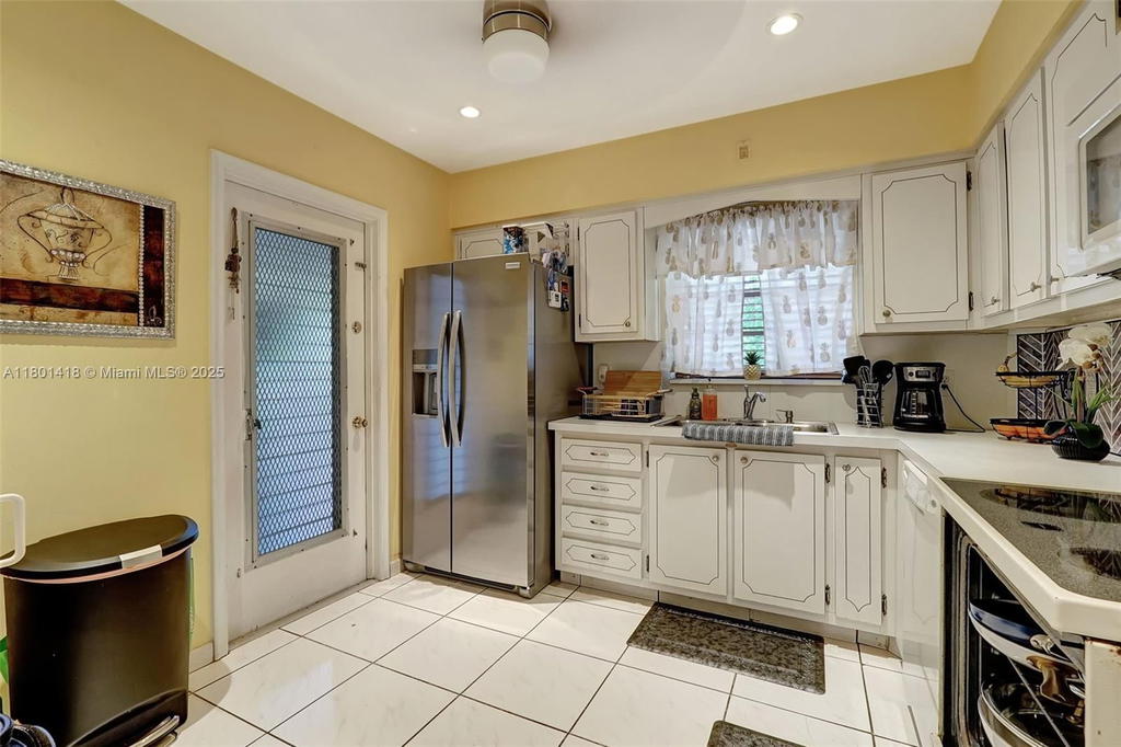 Real estate property located at 532 Luna Ct #7, Broward, Pinetree Condo Apts, Hollywood, FL