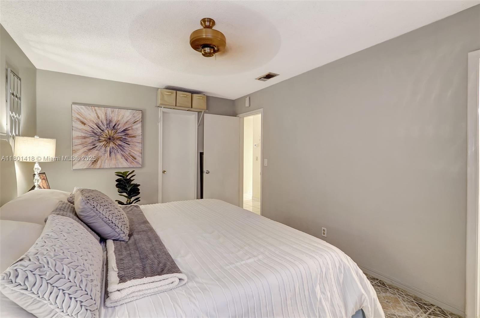 Real estate property located at 532 Luna Ct #7, Broward, Pinetree Condo Apts, Hollywood, FL