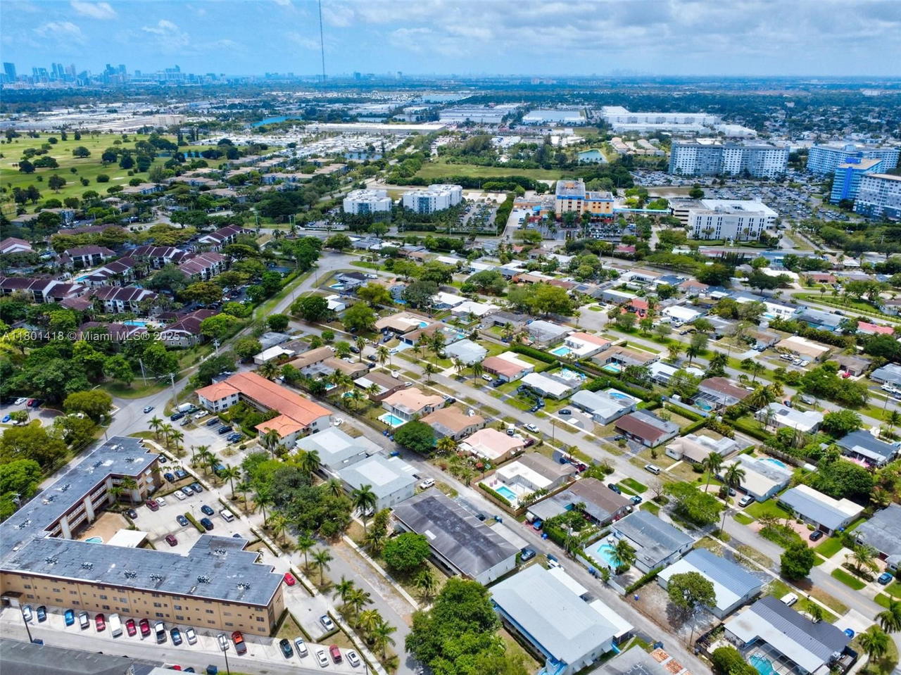 Real estate property located at 532 Luna Ct #7, Broward, Pinetree Condo Apts, Hollywood, FL