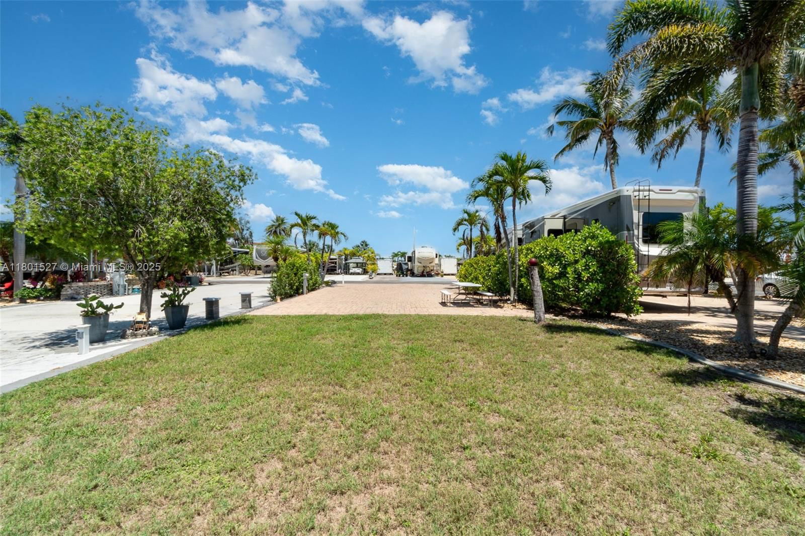 Real estate property located at 624 Barracuda Bend, Lee, Gulf Waters Rv Resort, Fort Myers, FL