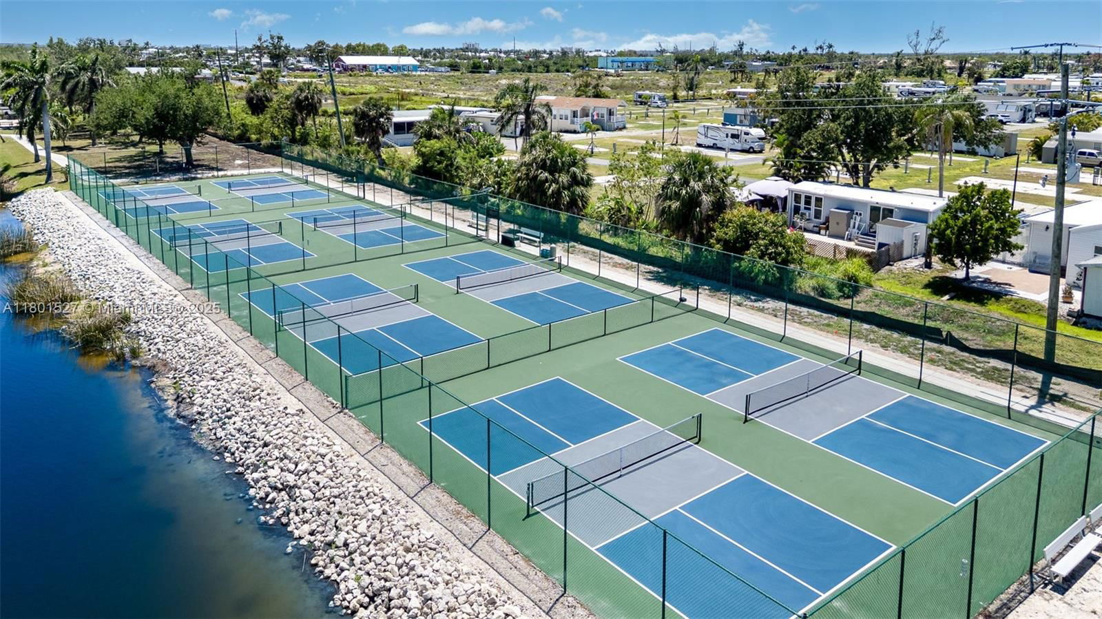 Real estate property located at 624 Barracuda Bend, Lee, Gulf Waters Rv Resort, Fort Myers, FL