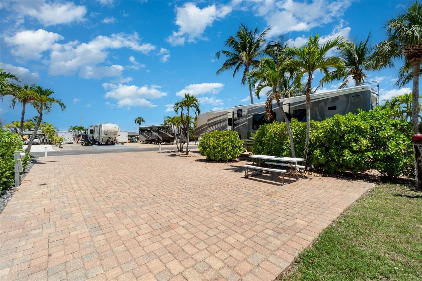 Real estate property located at 624 Barracuda Bend, Lee, Gulf Waters Rv Resort, Fort Myers, FL