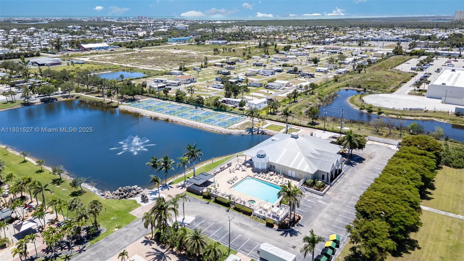 Real estate property located at 624 Barracuda Bend, Lee, Gulf Waters Rv Resort, Fort Myers, FL