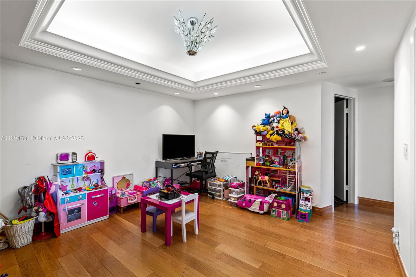 Real estate property located at 20281 Country Club Dr #909, Miami-dade, Hamptons West Condo, Aventura, FL