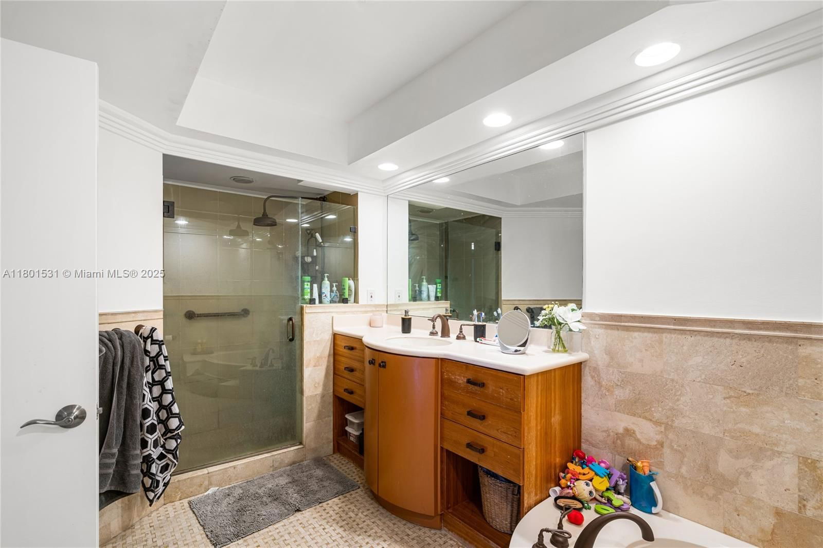 Real estate property located at 20281 Country Club Dr #909, Miami-dade, Hamptons West Condo, Aventura, FL