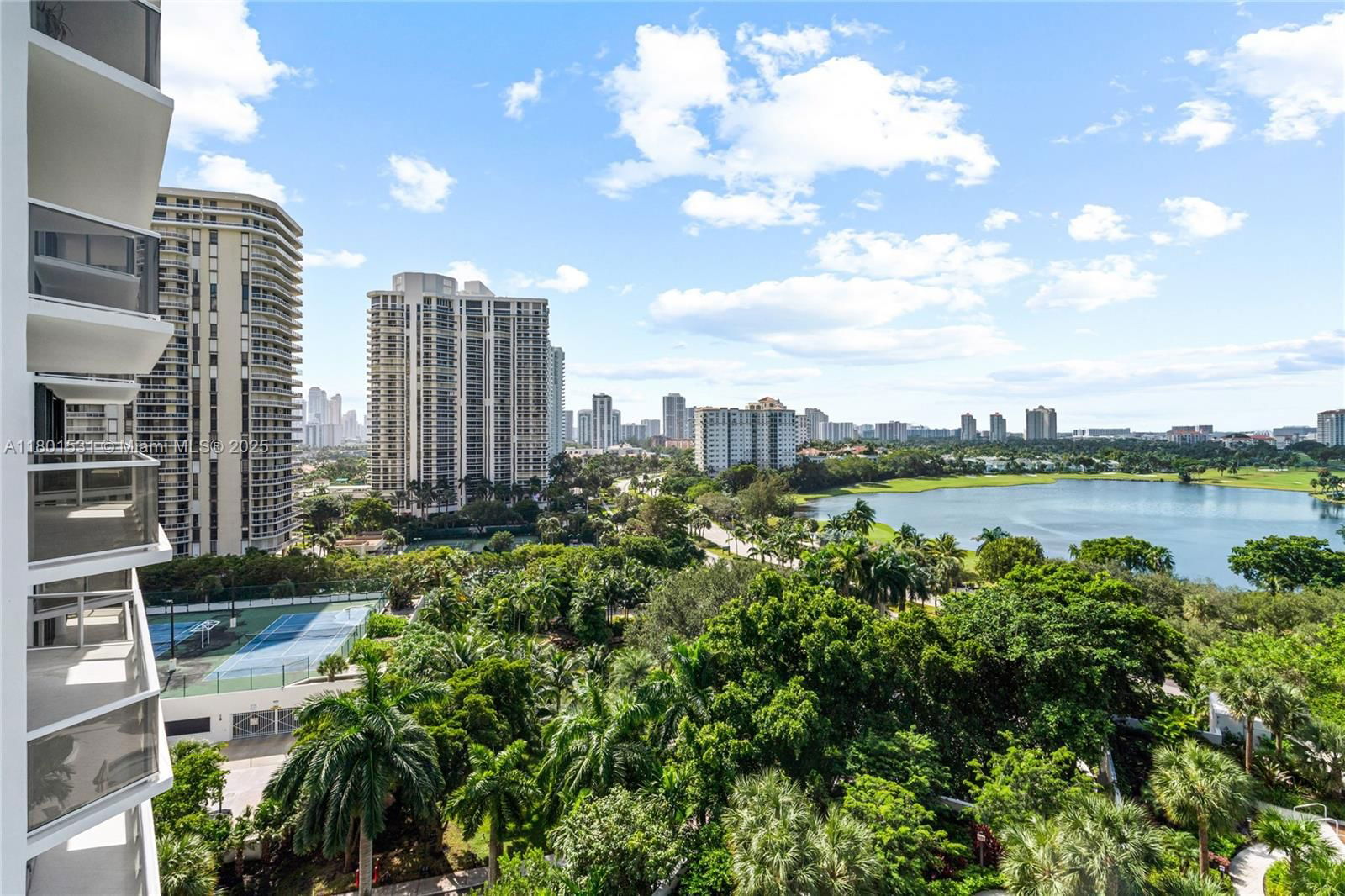 Real estate property located at 20281 Country Club Dr #909, Miami-dade, Hamptons West Condo, Aventura, FL