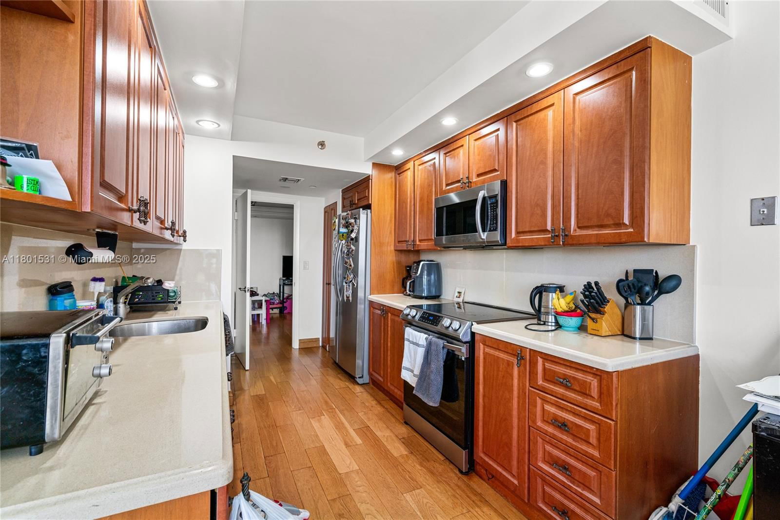 Real estate property located at 20281 Country Club Dr #909, Miami-dade, Hamptons West Condo, Aventura, FL