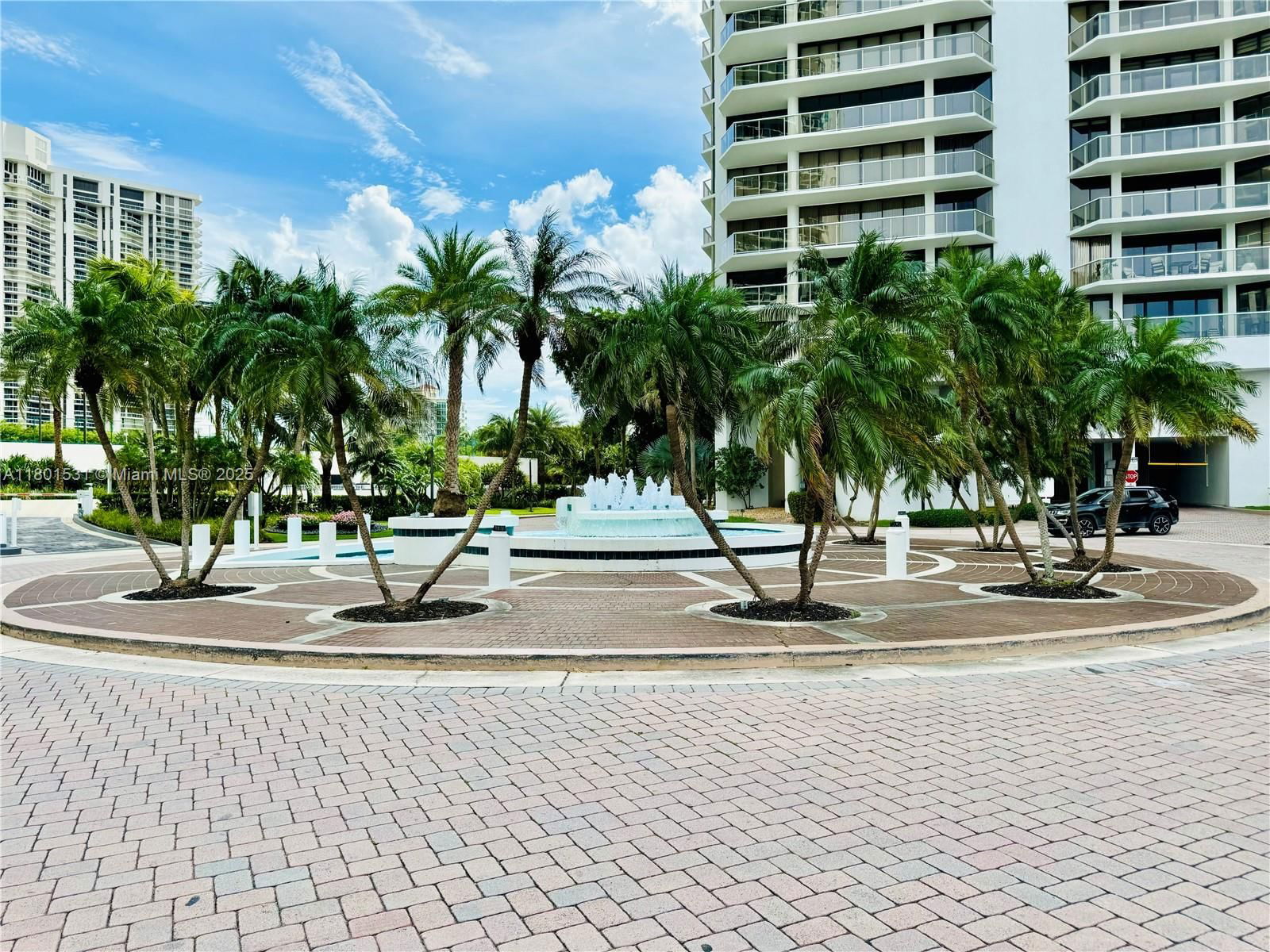Real estate property located at 20281 Country Club Dr #909, Miami-dade, Hamptons West Condo, Aventura, FL
