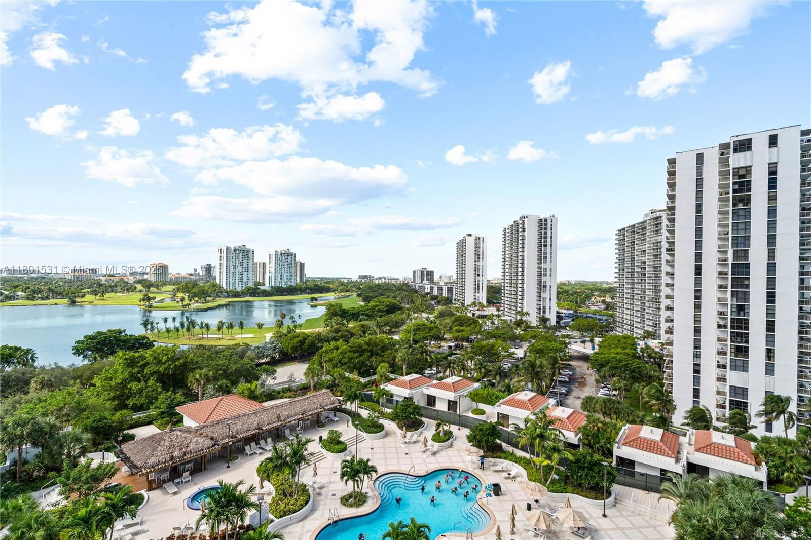 Real estate property located at 20281 Country Club Dr #909, Miami-dade, Hamptons West Condo, Aventura, FL