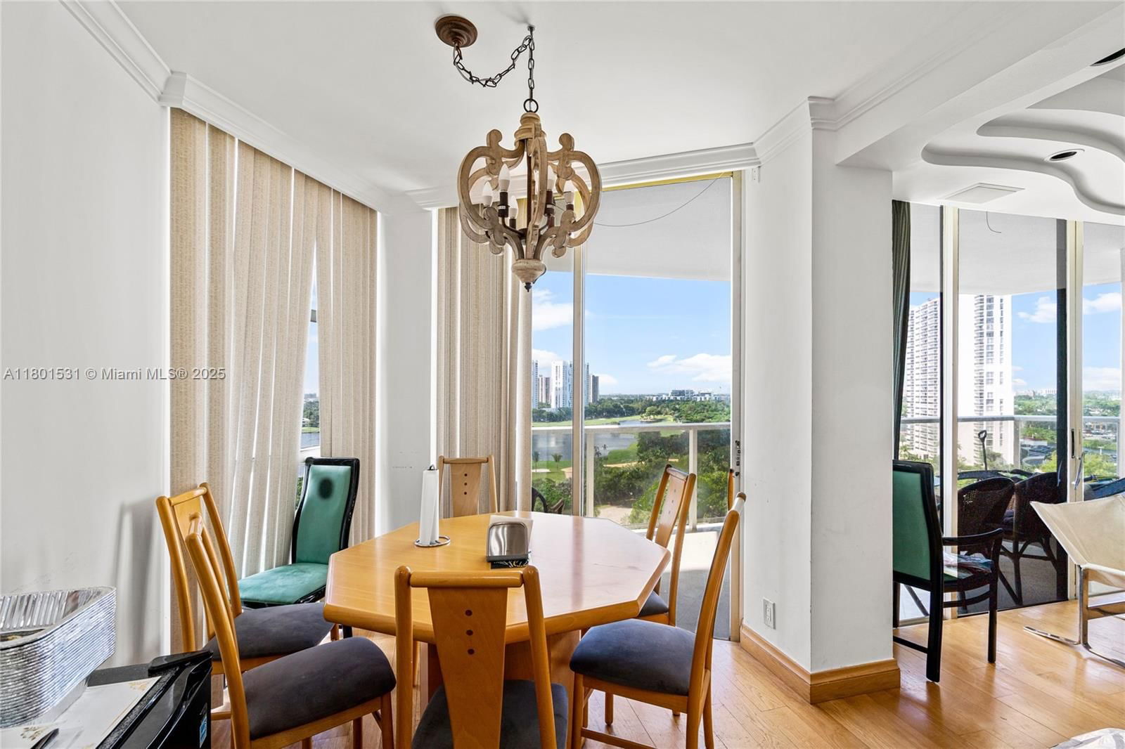 Real estate property located at 20281 Country Club Dr #909, Miami-dade, Hamptons West Condo, Aventura, FL