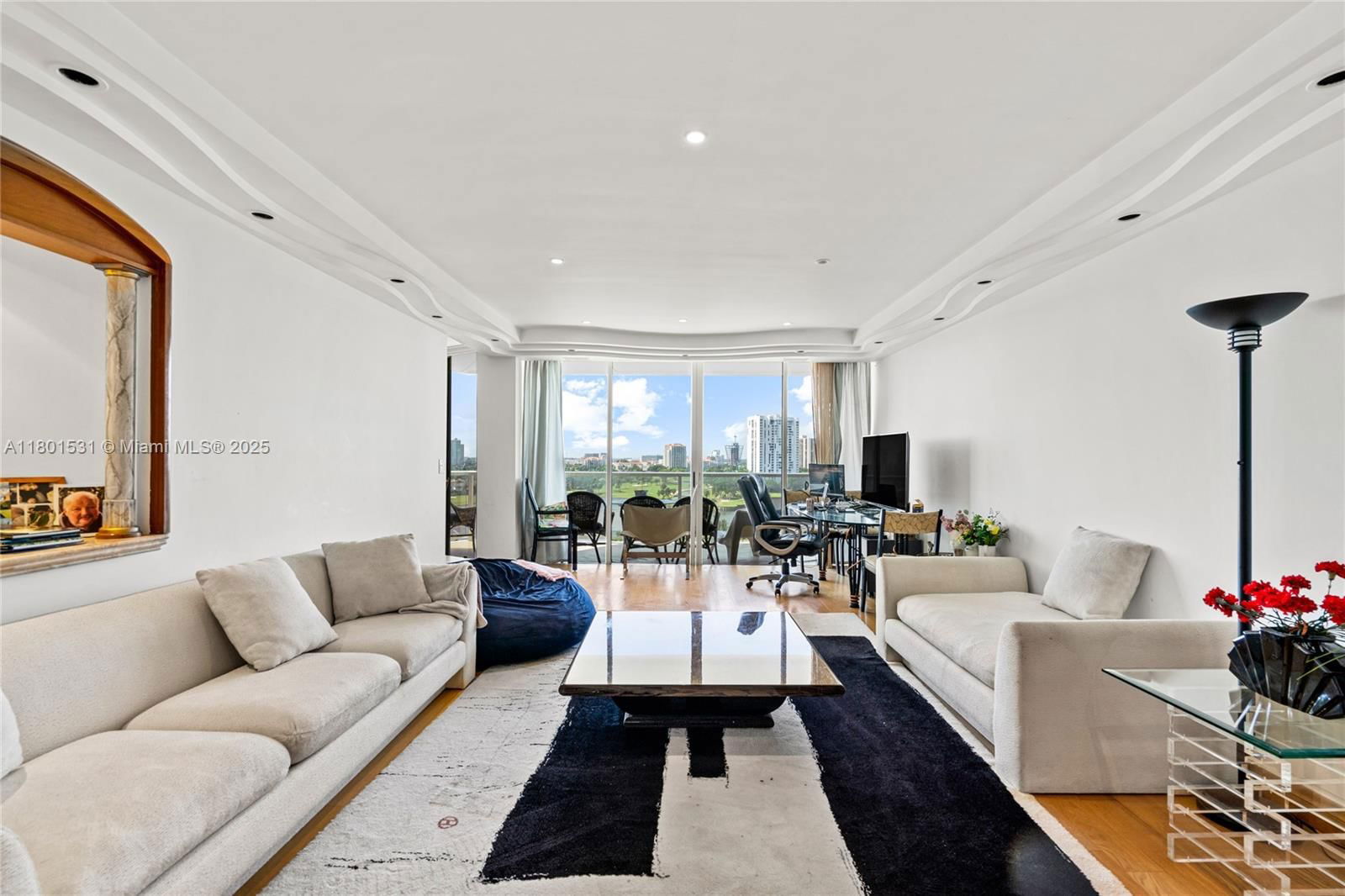 Real estate property located at 20281 Country Club Dr #909, Miami-dade, Hamptons West Condo, Aventura, FL