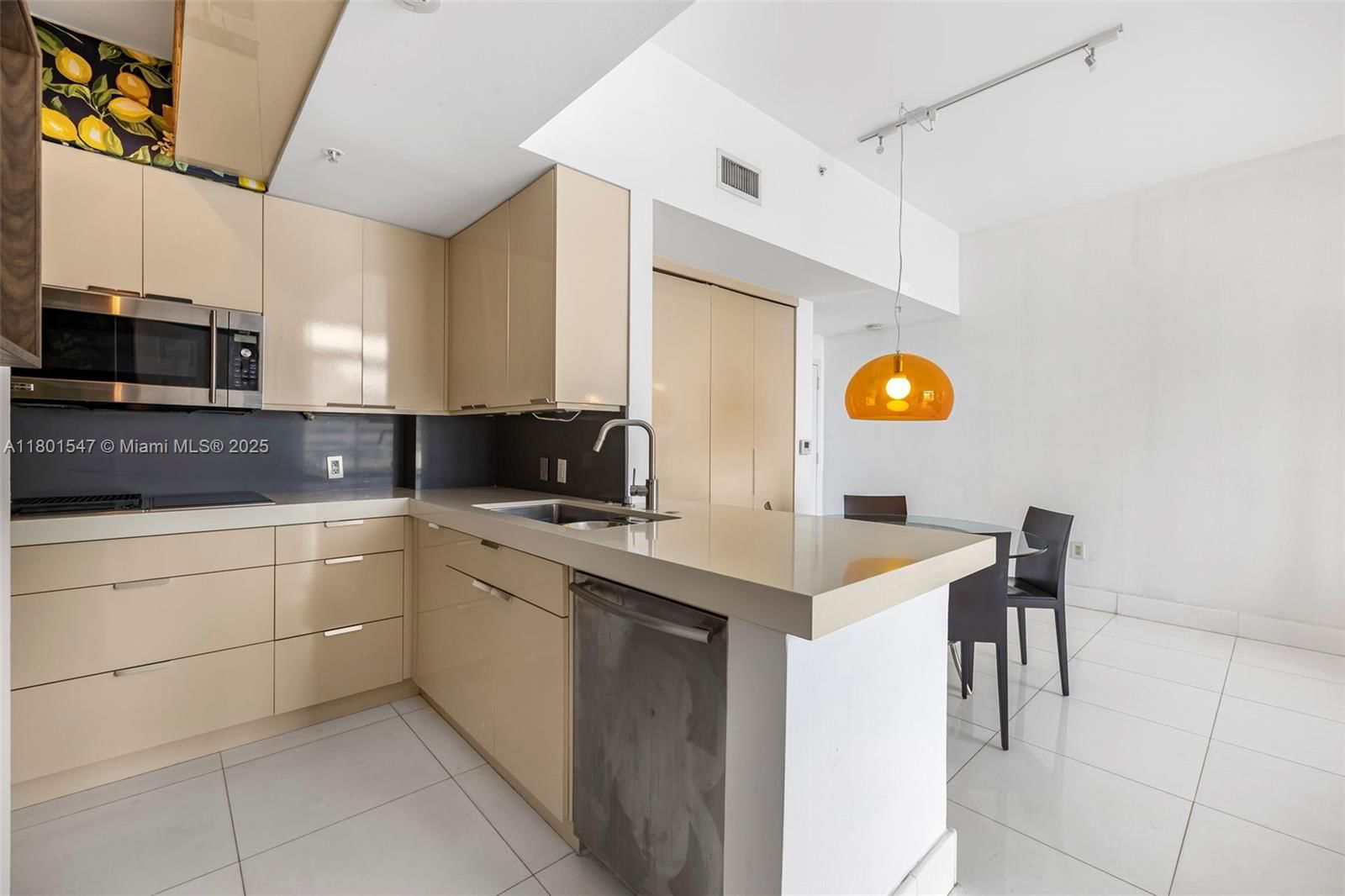 Real estate property located at 1155 BRICKELL BAY DR PH204, Miami-dade, The Mark On Brickell Cond, Miami, FL