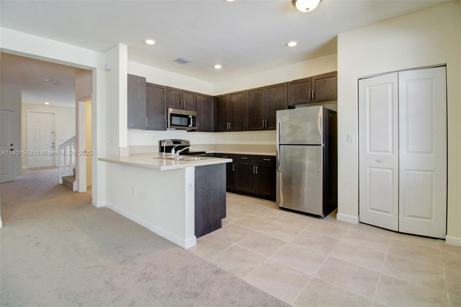 Real estate property located at 11094 33rd Way, Miami-dade, Aquabella North Replat, Hialeah, FL
