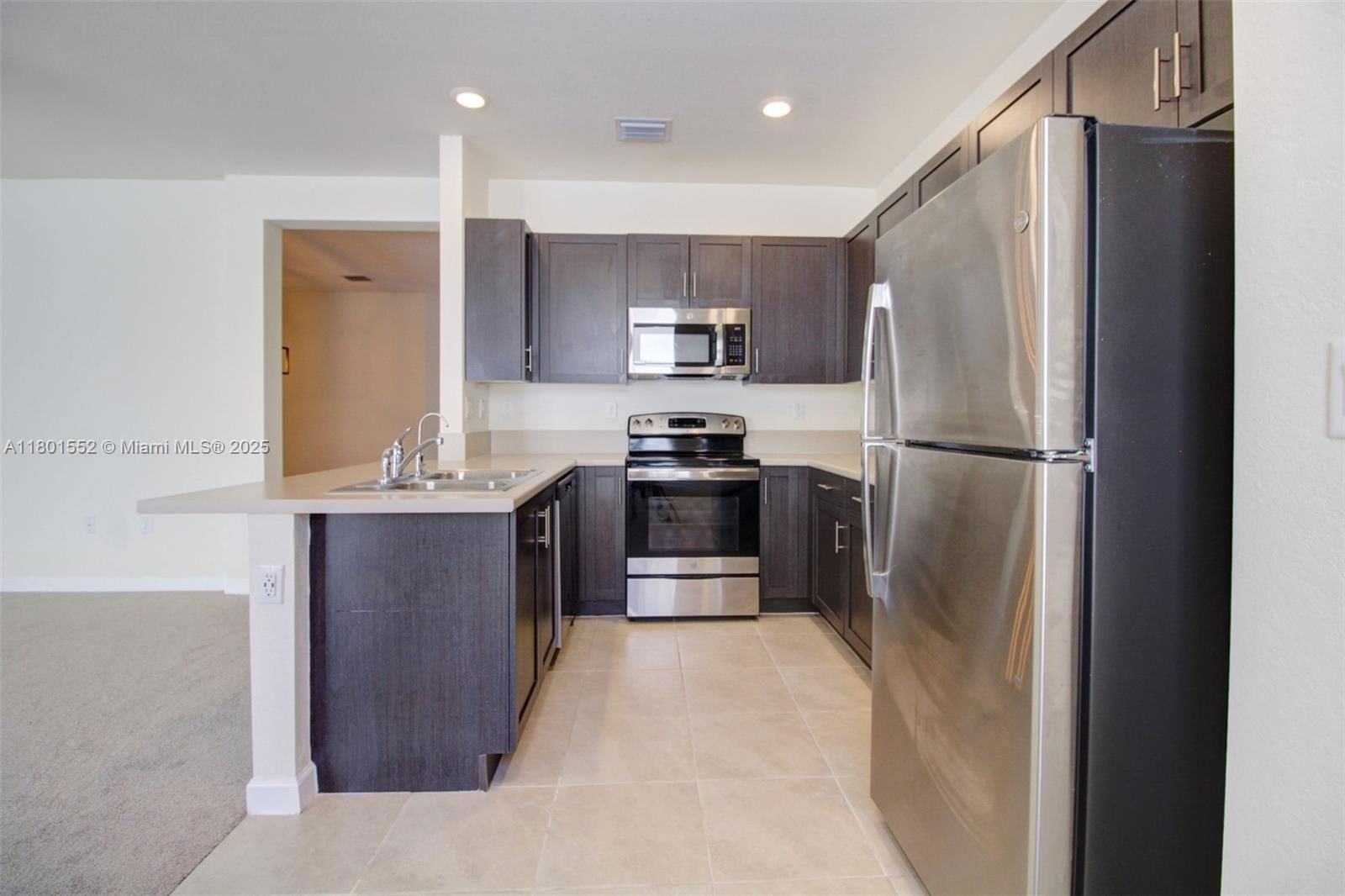 Real estate property located at 11094 33rd Way, Miami-dade, Aquabella North Replat, Hialeah, FL