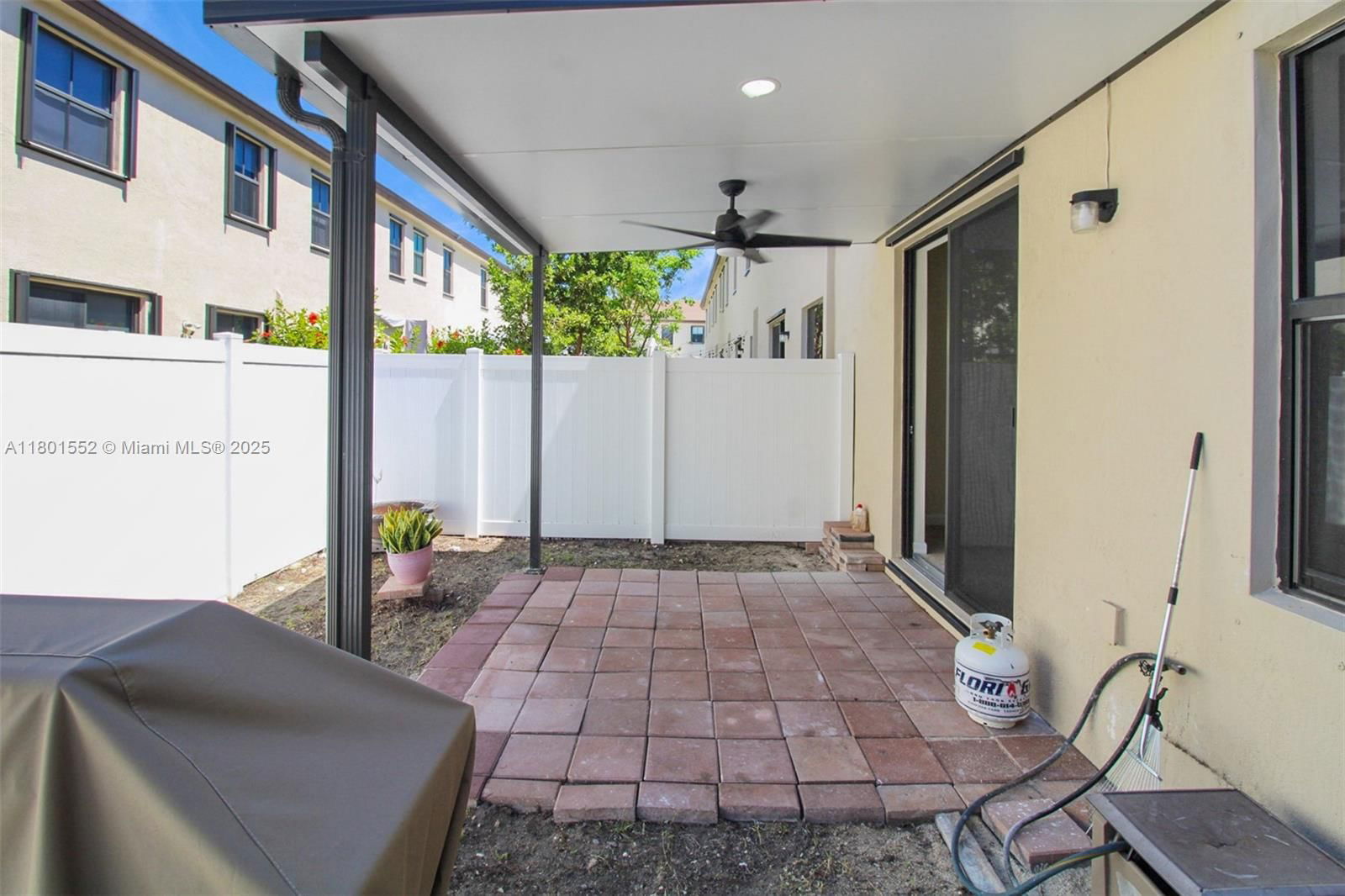 Real estate property located at 11094 33rd Way, Miami-dade, Aquabella North Replat, Hialeah, FL