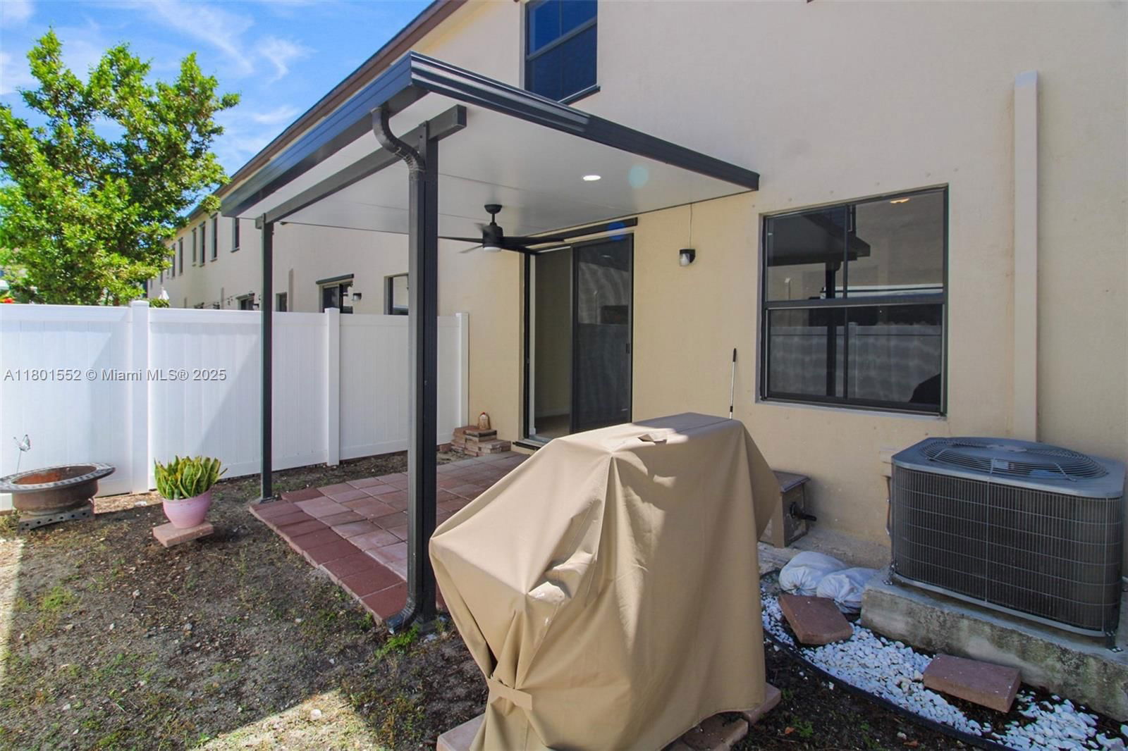 Real estate property located at 11094 33rd Way, Miami-dade, Aquabella North Replat, Hialeah, FL