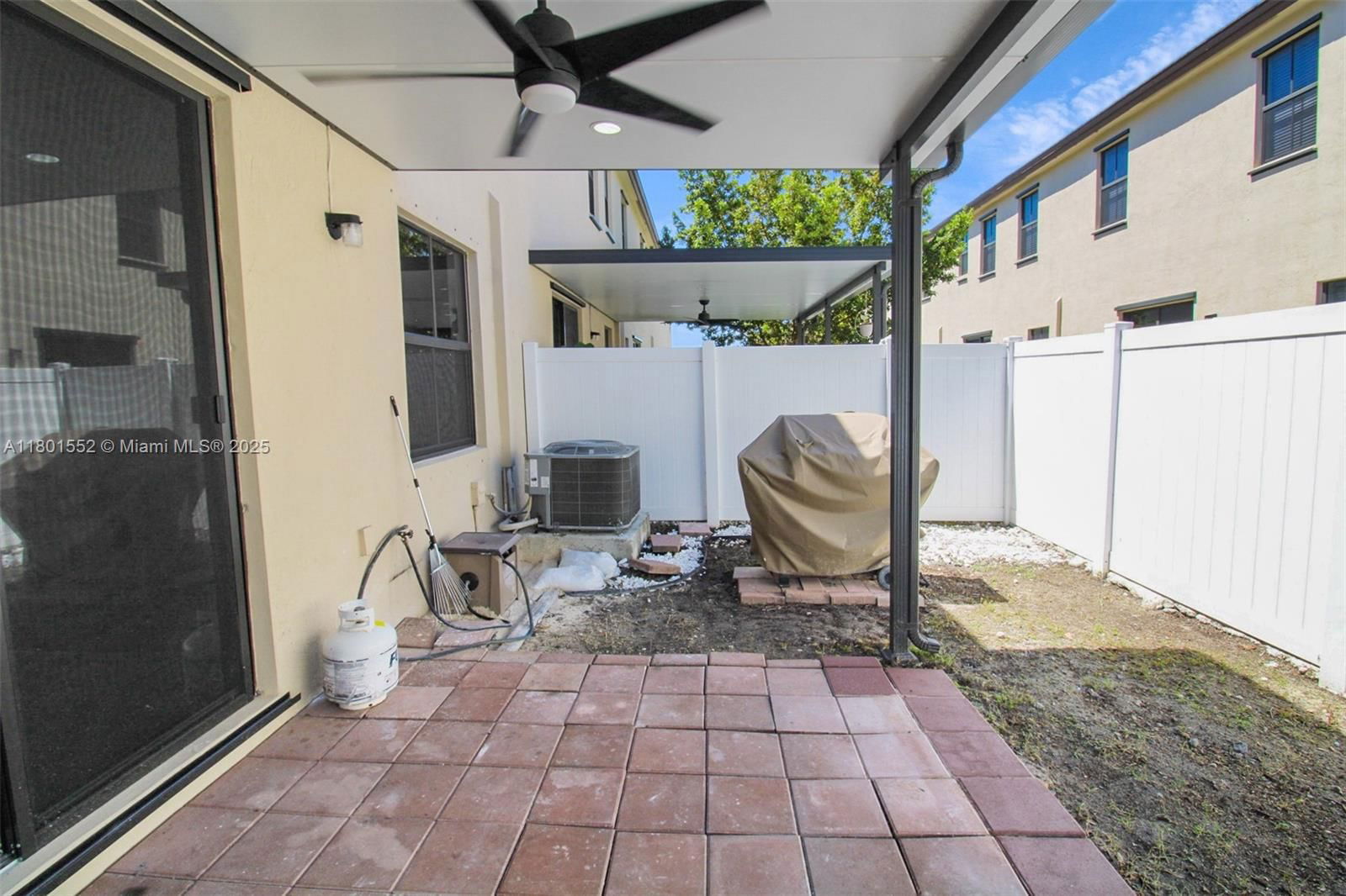 Real estate property located at 11094 33rd Way, Miami-dade, Aquabella North Replat, Hialeah, FL