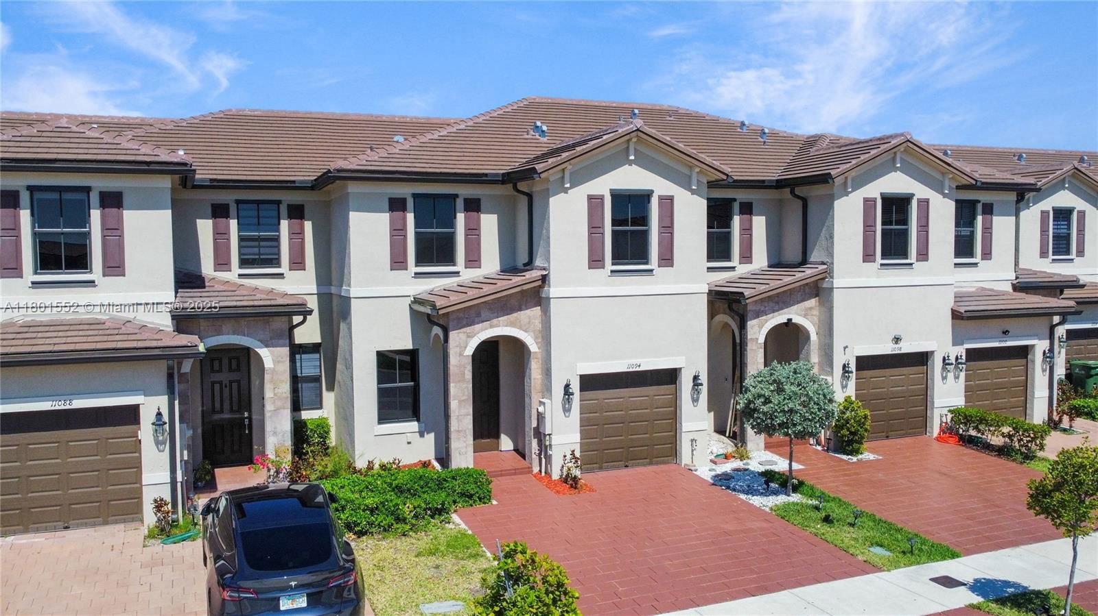 Real estate property located at 11094 33rd Way, Miami-dade, Aquabella North Replat, Hialeah, FL