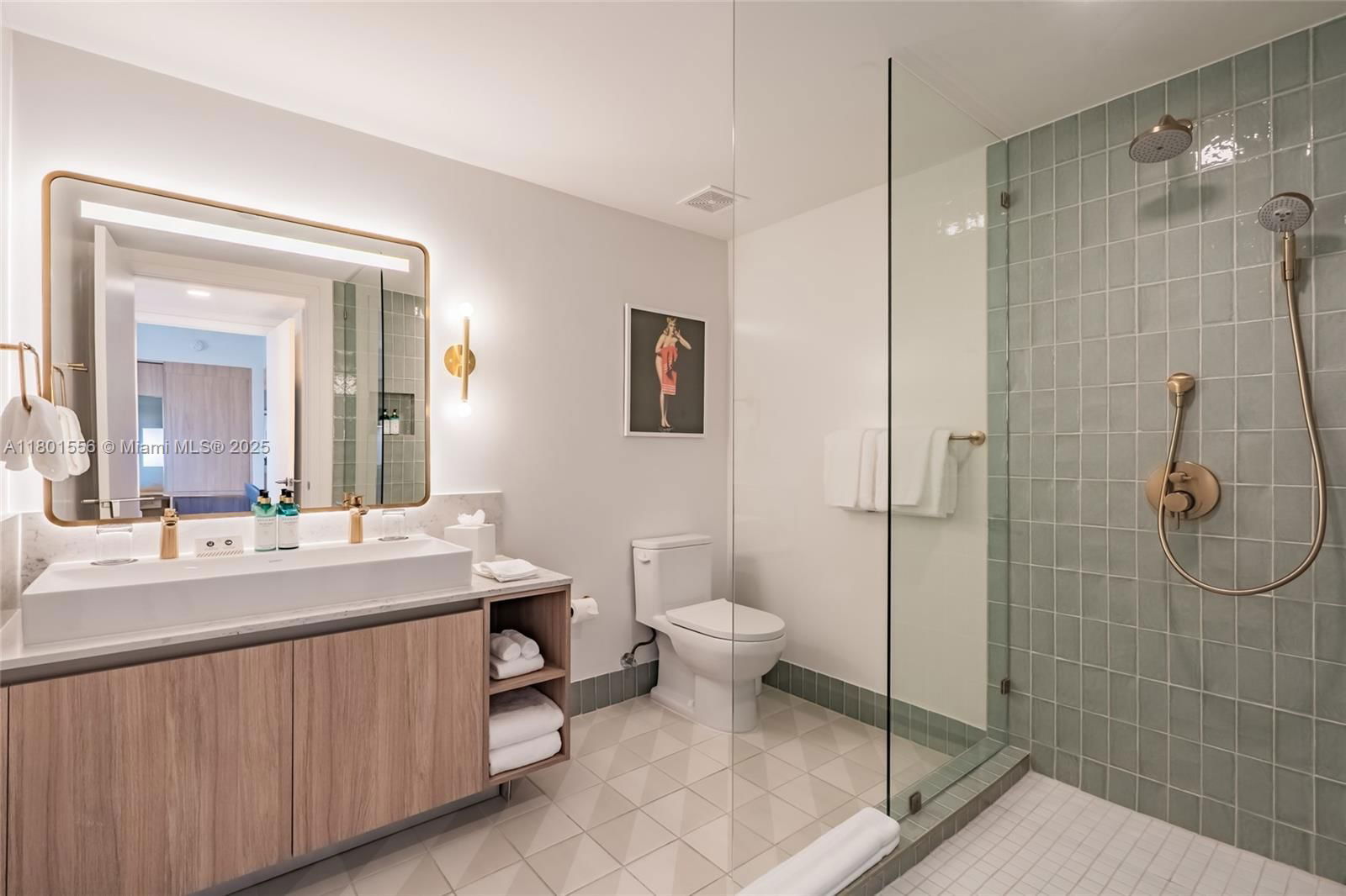 Real estate property located at 601 1st Ave #2405, Miami-dade, Natiivo Condo, Miami, FL