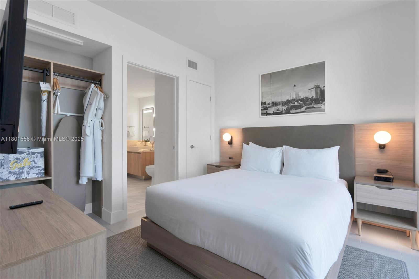 Real estate property located at 601 1st Ave #2405, Miami-dade, Natiivo Condo, Miami, FL