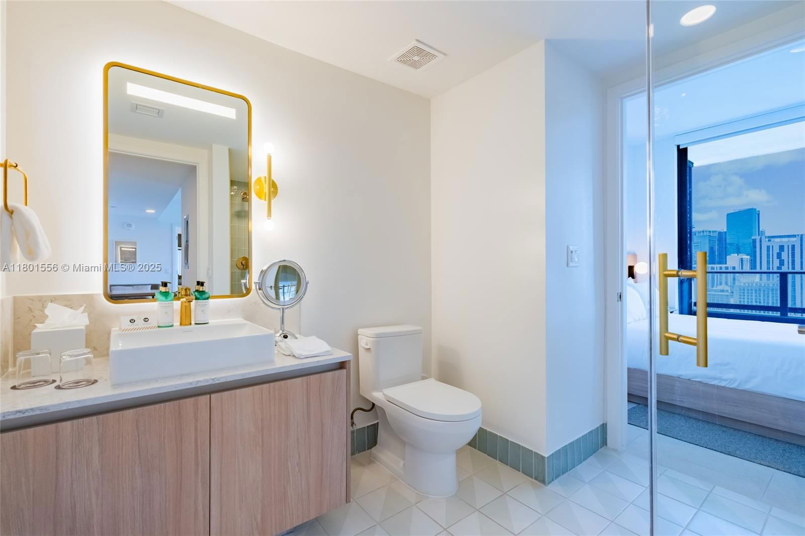 Real estate property located at 601 1st Ave #2405, Miami-dade, Natiivo Condo, Miami, FL