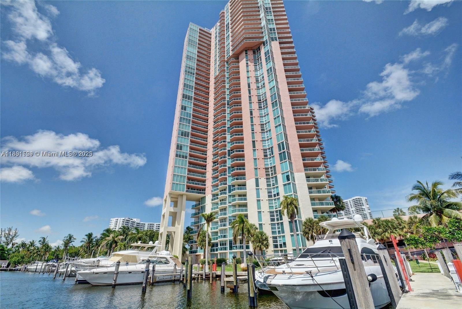 Real estate property located at 3370 Hidden Bay Dr, Miami-dade, 100 Hidden Bay Condo, Aventura, FL