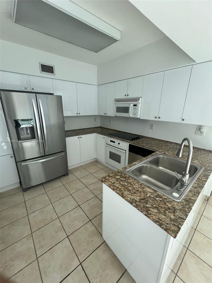 Real estate property located at 3370 Hidden Bay Dr, Miami-dade, 100 Hidden Bay Condo, Aventura, FL