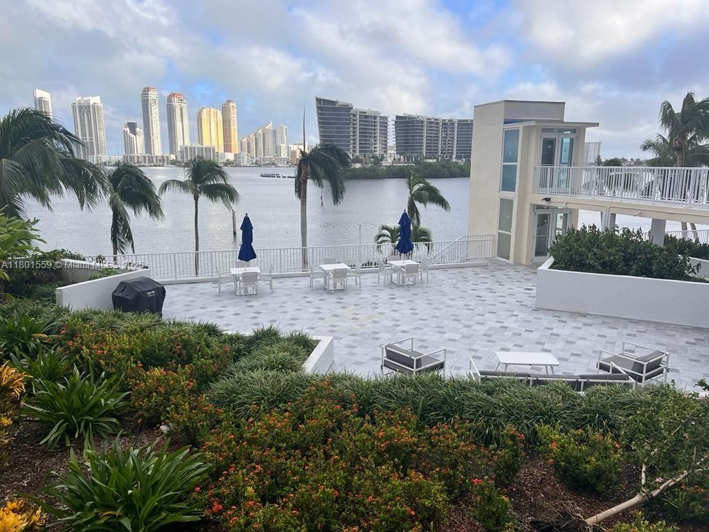 Real estate property located at 3370 Hidden Bay Dr, Miami-dade, 100 Hidden Bay Condo, Aventura, FL