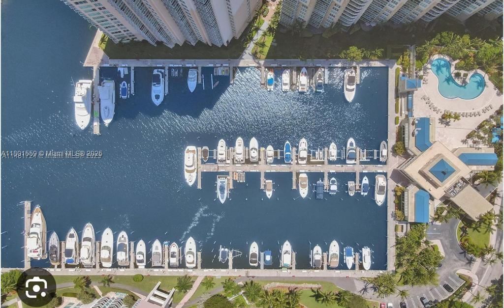 Real estate property located at 3370 Hidden Bay Dr, Miami-dade, 100 Hidden Bay Condo, Aventura, FL