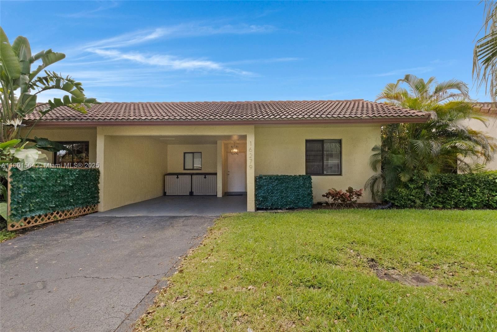 Real estate property located at , Broward, Villas Of Bonaventure At, Weston, FL