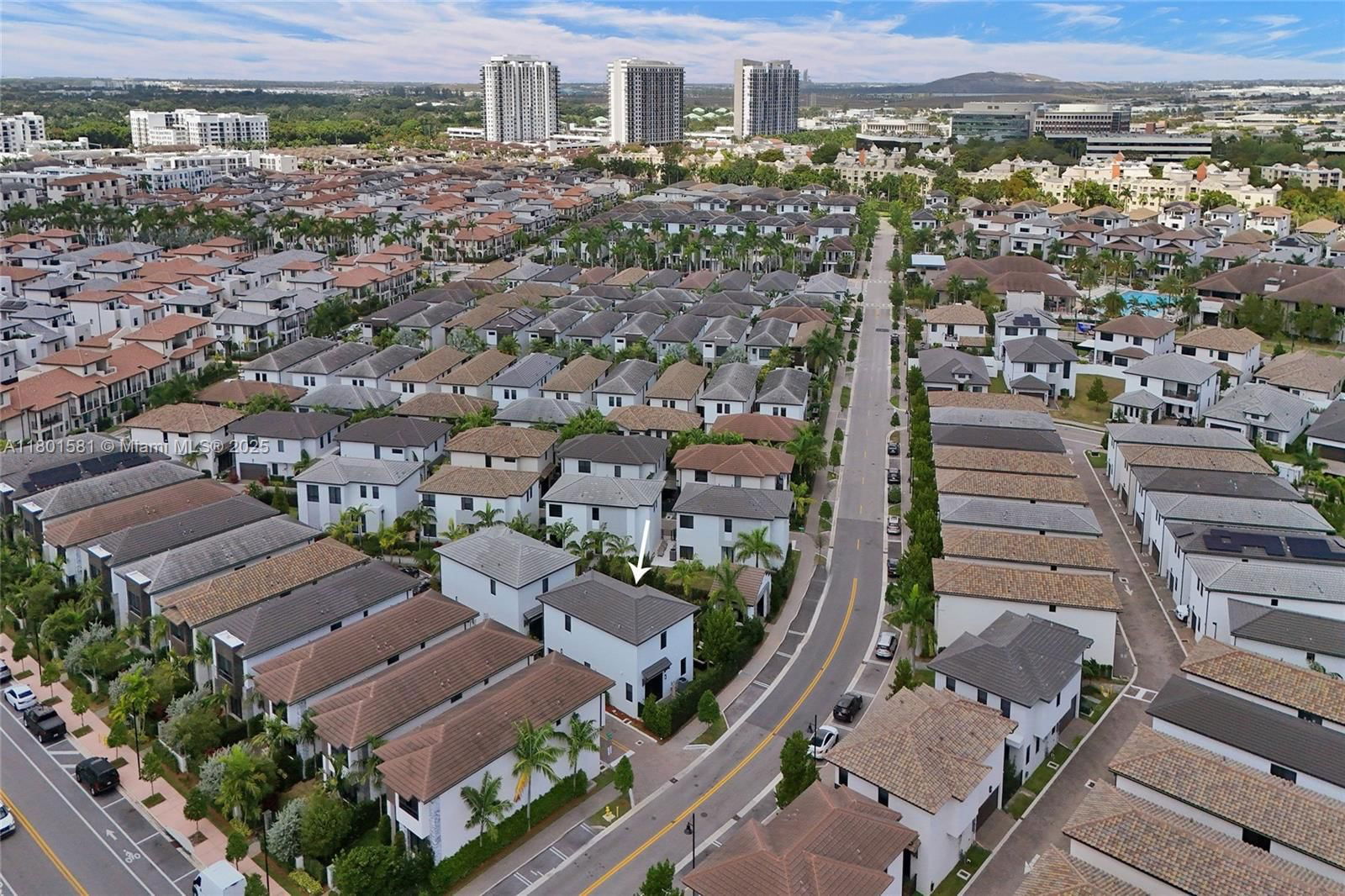 Real estate property located at 8211 43rd Ter, Miami-dade, Downtown Doral South Phas, Doral, FL