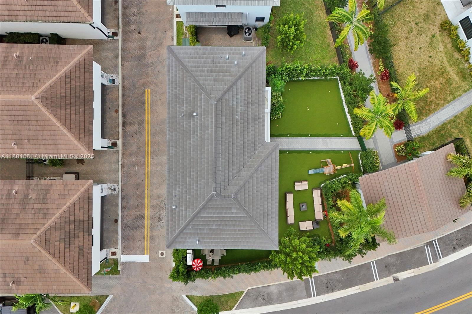 Real estate property located at 8211 43rd Ter, Miami-dade, Downtown Doral South Phas, Doral, FL