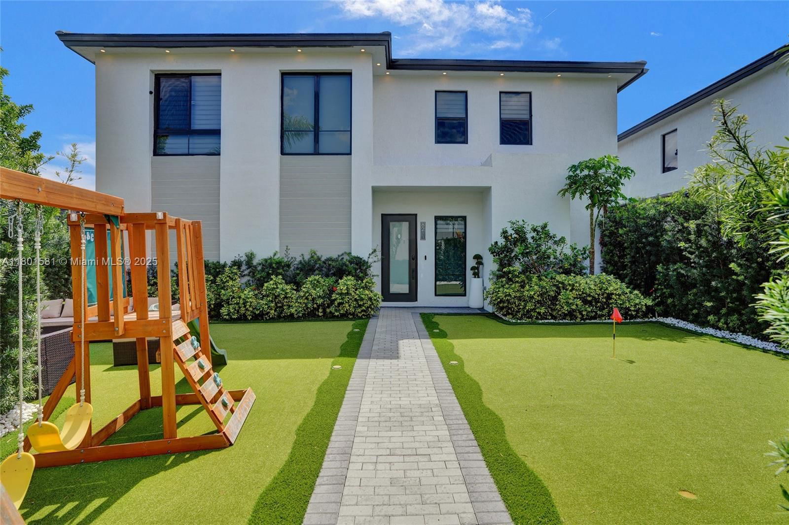 Real estate property located at 8211 43rd Ter, Miami-dade, Downtown Doral South Phas, Doral, FL