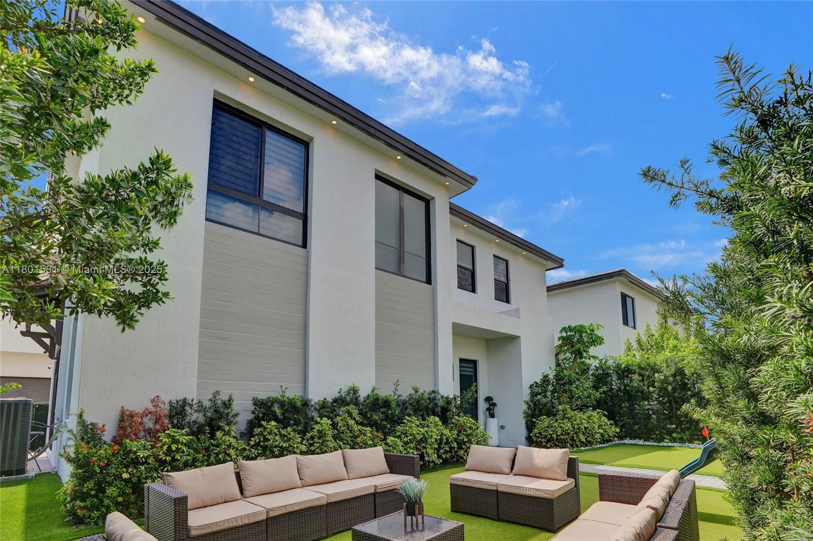 Real estate property located at 8211 43rd Ter, Miami-dade, Downtown Doral South Phas, Doral, FL
