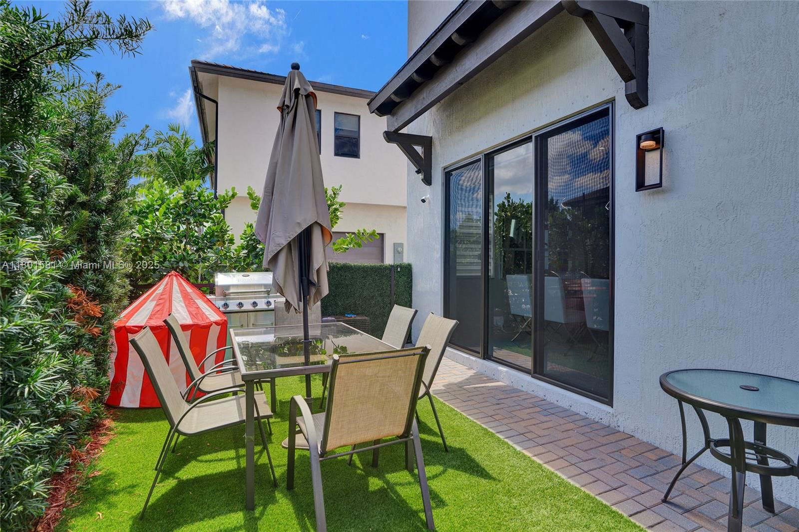 Real estate property located at 8211 43rd Ter, Miami-dade, Downtown Doral South Phas, Doral, FL