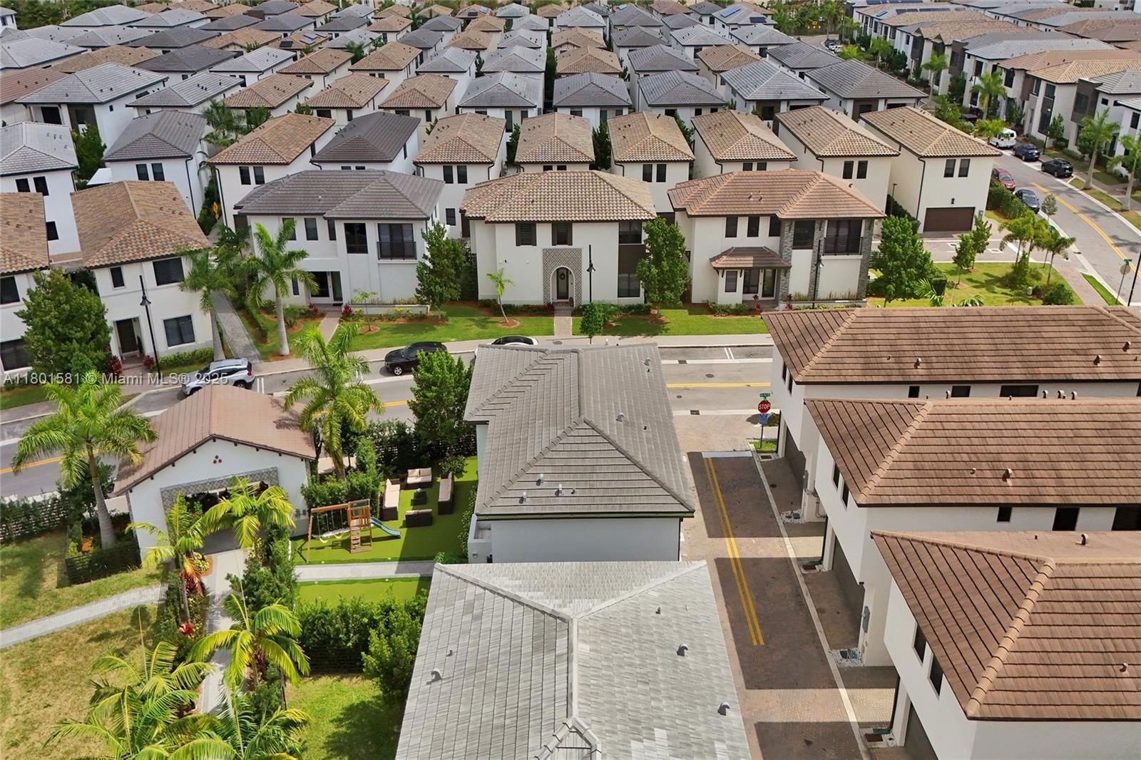 Real estate property located at 8211 43rd Ter, Miami-dade, Downtown Doral South Phas, Doral, FL